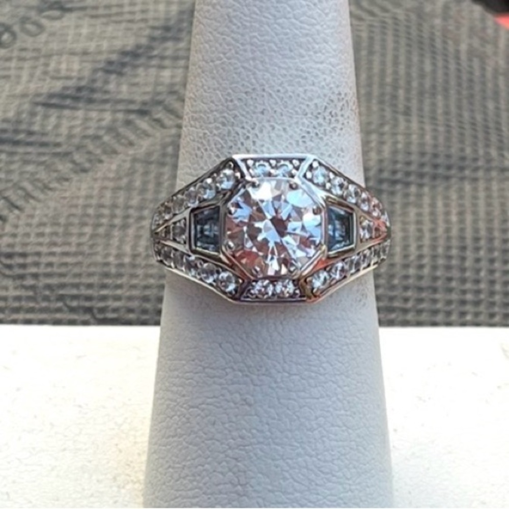 Elegant. 925 Silver and Blue Women's Ring